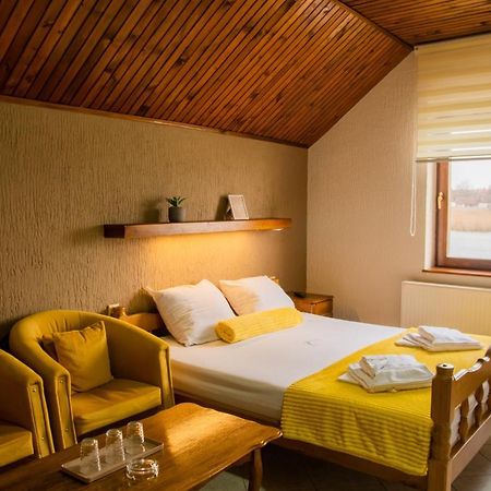 Guest House Vila Alexandar Palić Buitenkant foto