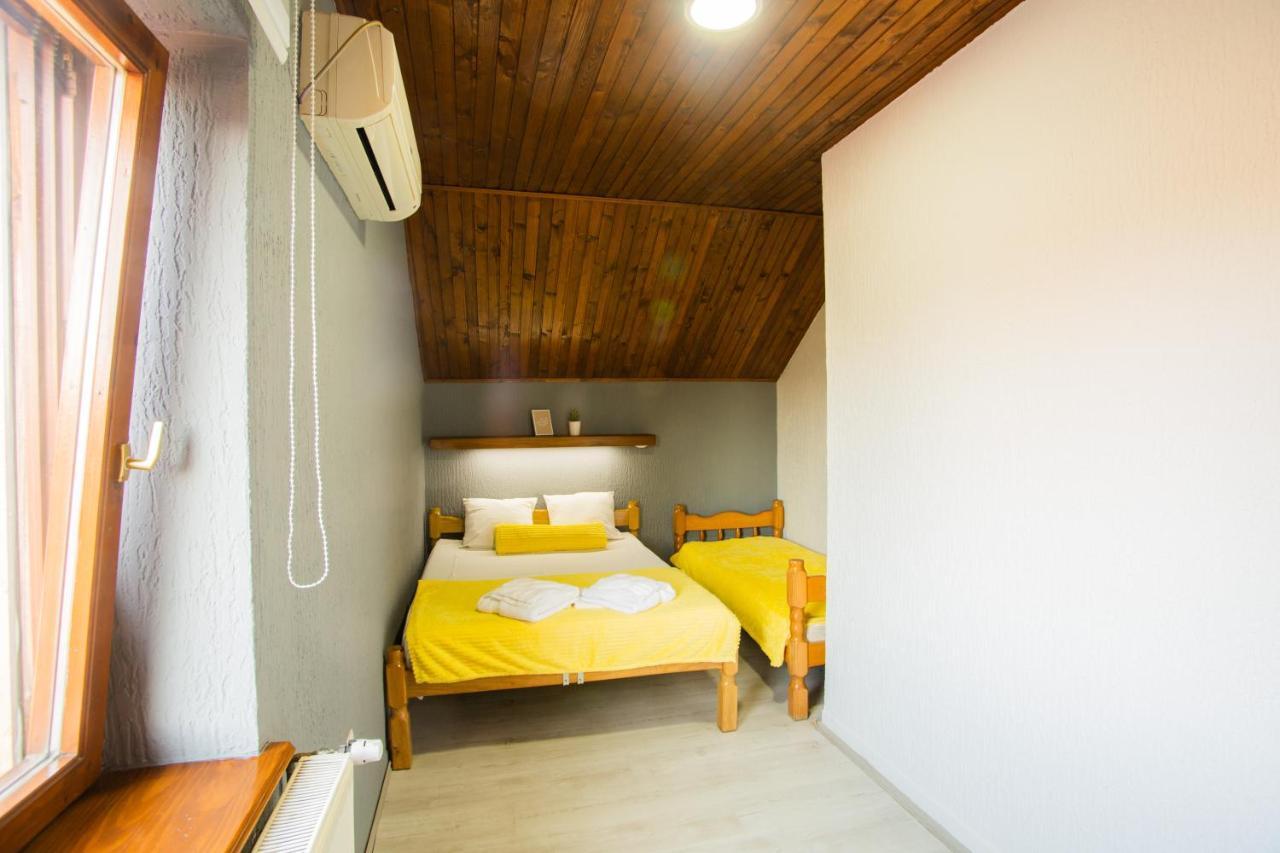 Guest House Vila Alexandar Palić Buitenkant foto