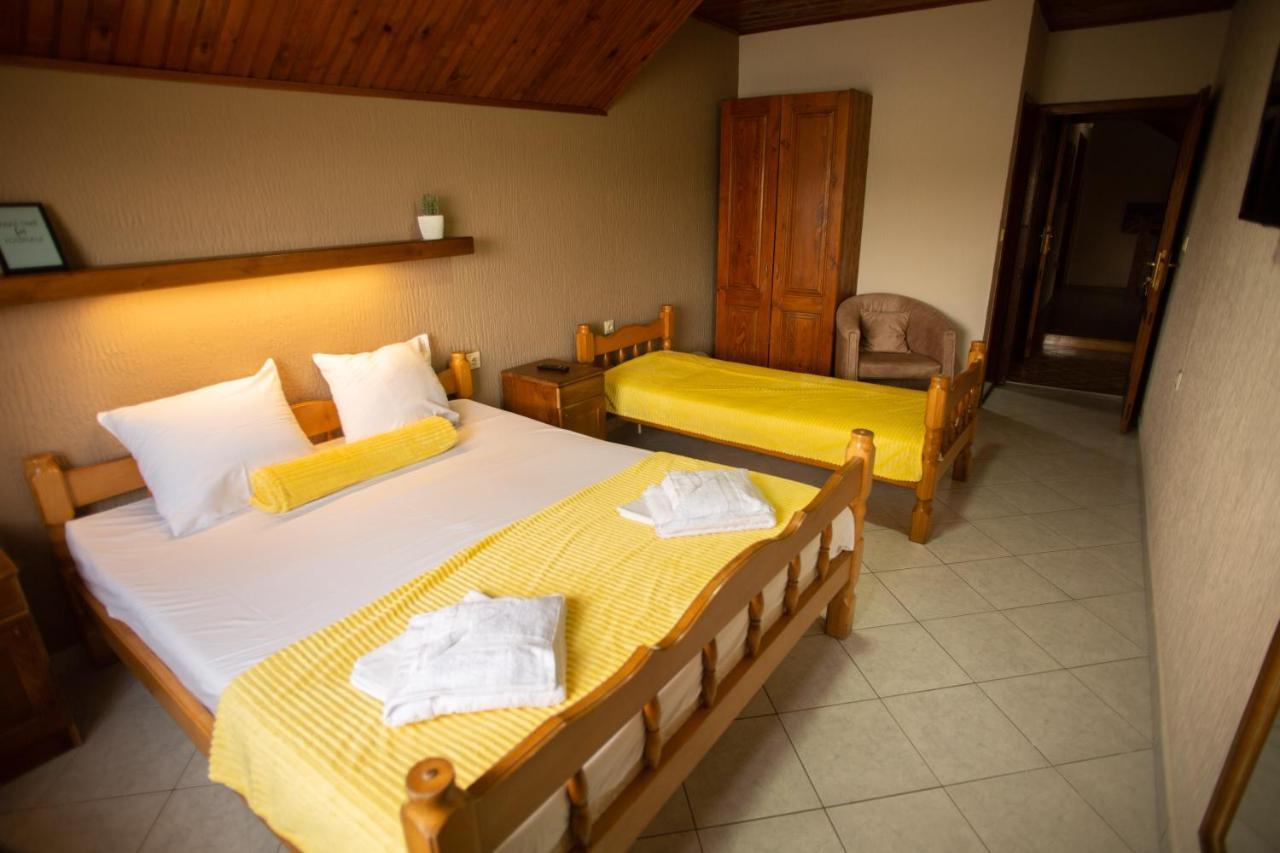 Guest House Vila Alexandar Palić Buitenkant foto