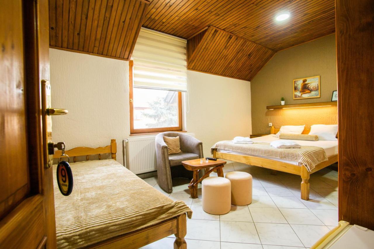 Guest House Vila Alexandar Palić Buitenkant foto