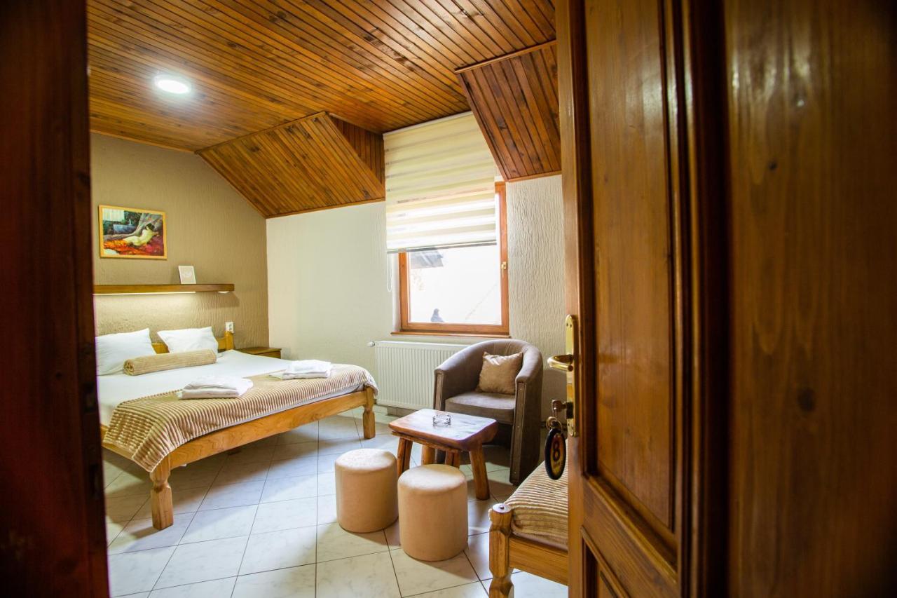 Guest House Vila Alexandar Palić Buitenkant foto