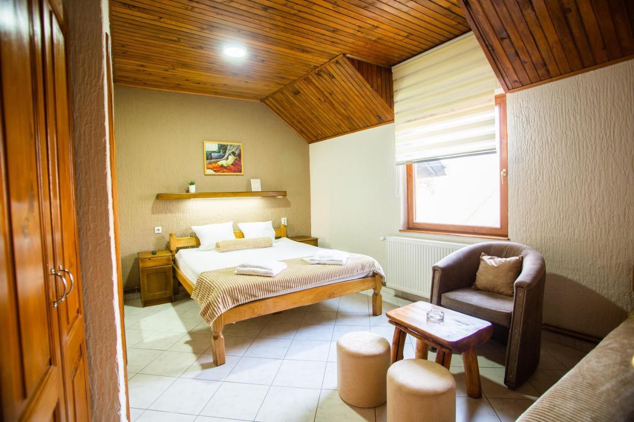 Guest House Vila Alexandar Palić Buitenkant foto