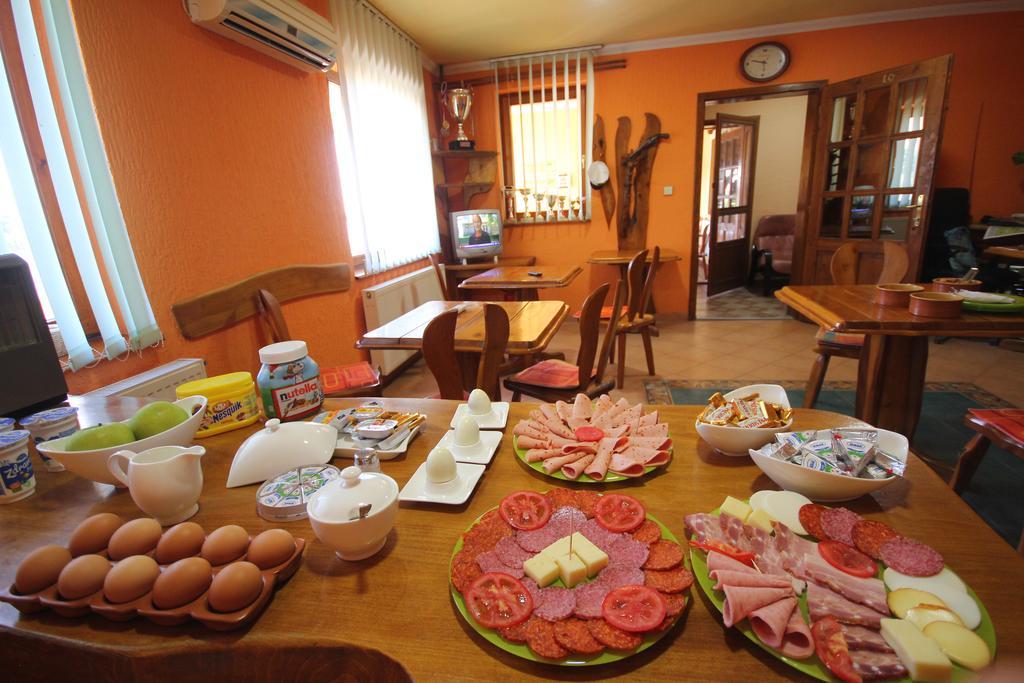 Guest House Vila Alexandar Palić Buitenkant foto