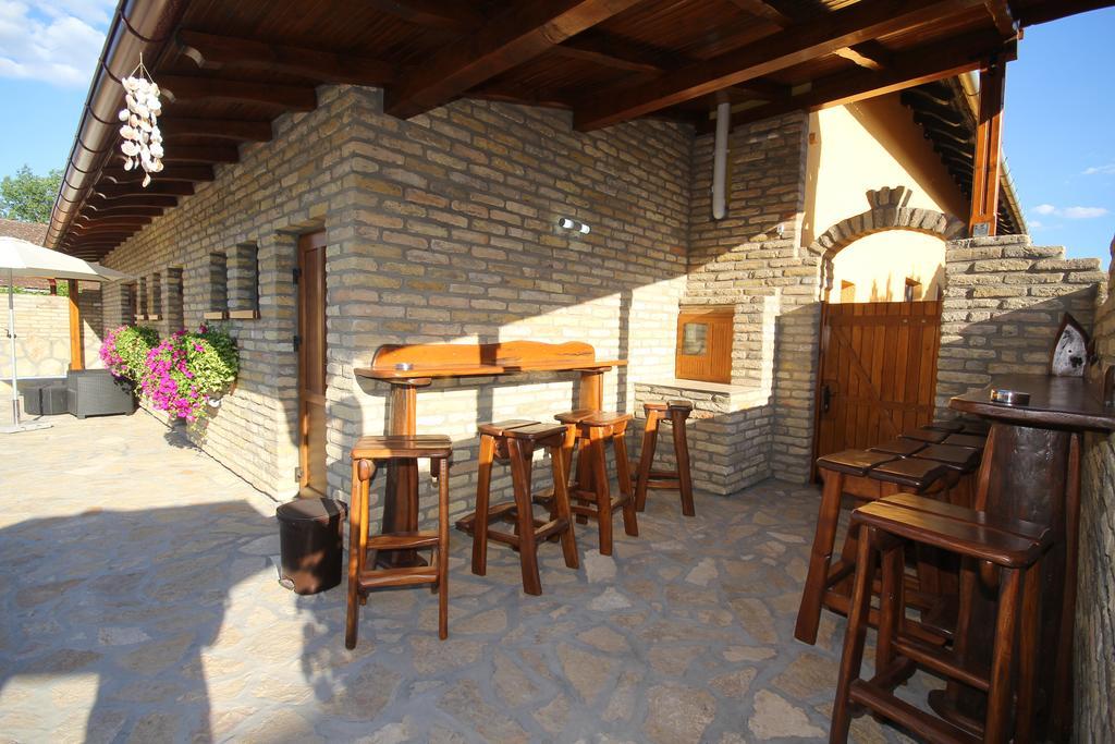 Guest House Vila Alexandar Palić Buitenkant foto